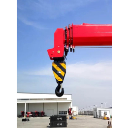 宏昌天马12吨单缸四节直臂随车吊新品上市 高效能起重新标杆