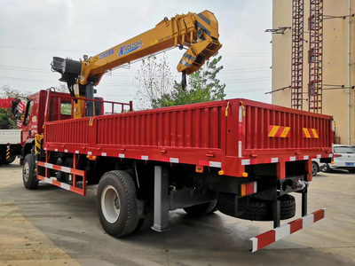 随车吊选购指南 东风柳汽、徐工产品对比及价格解析